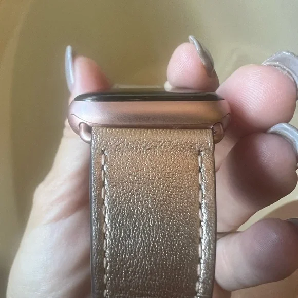 Apple Watch SE Rose Gold 40mm GPS + Cellular - Picture 6 of 9